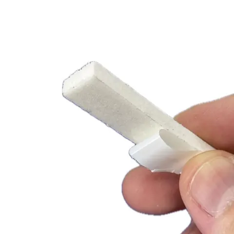 Foto do anúncio: Espuma Fita Adesiva Veda Fresta 11x5 Branco Abafador Anti Ruído Acústica Janela Porta