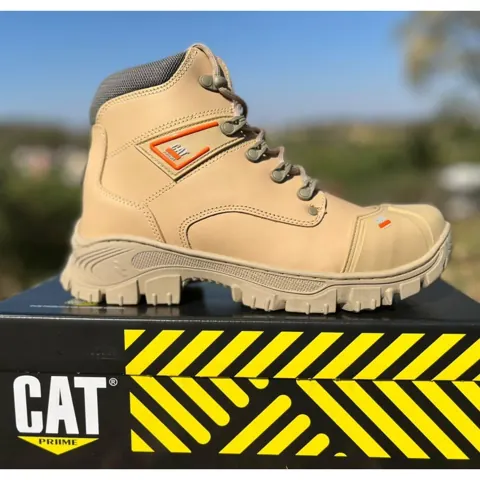 Foto do anúncio: Bota Segurança Masculina Original CAT Couro Premium Palmilha Conforto Com C.A 47.751